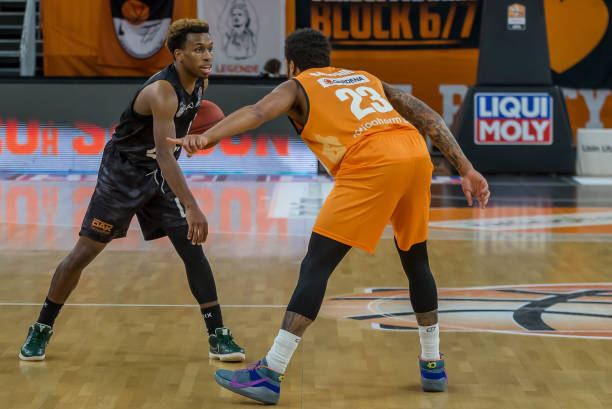 更引发了广 更引发了广