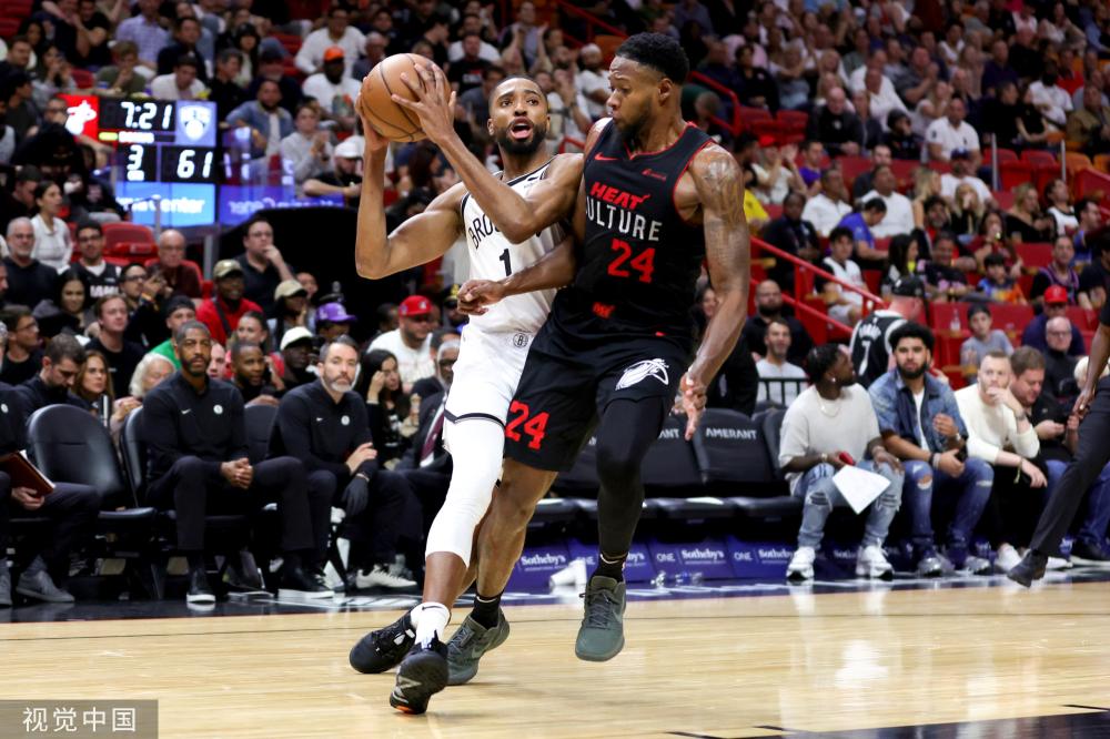 球便由萨拉 球便由萨拉