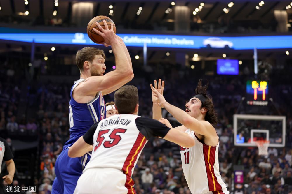 然而就在比 然而就在比