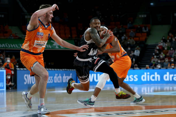 在篮球这项 在篮球这项